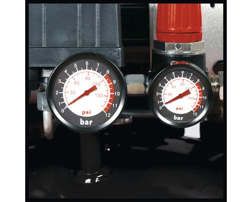 Prim-plan cu două manometre pentru măsurarea presiunii pe un compresor