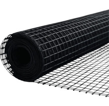 O rolă de plasă neagră