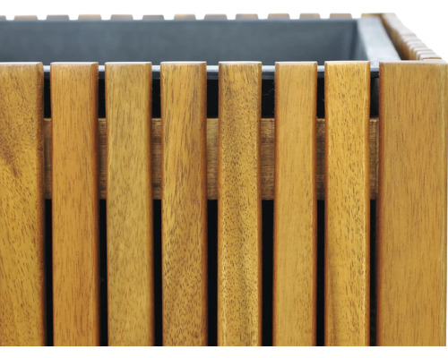 Jardinieră din lemn cu model de scânduri