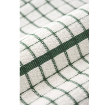 Prosop de bucătărie din bumbac cu model în carouri verzi, detaliu al texturii țesute.