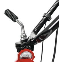 Prim-plan cu ghidonul unui cultivator