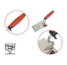 Mistrie de zidar cu suprafață din oțel inoxidabil și mâner din plastic