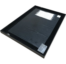 Spatele unei rame foto negre