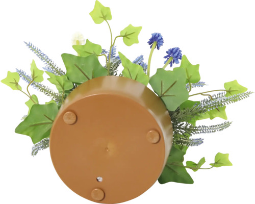 Vedere de jos a unui ghiveci cu plante artificiale