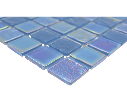 Prim-plan cu plăci de mozaic de sticlă