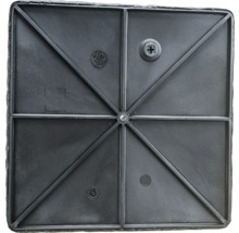 Partea inferioară a unei plăci de jardinieră pătrate din plastic cu întărituri