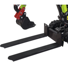 Furcă pentru paleți și cupă pentru miniexcavator din oțel negru robust.