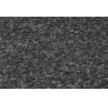 Prim-plan cu pâslă gaurită gri din fibre sintetice pentru pardoseli sau proiecte de bricolaj.