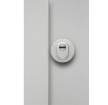 Rozetă de siguranță rotundă cu protecție pentru cilindru din oțel inoxidabil pe o ușă.