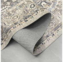 Covor cu model vintage și o parte posterioară texturată, antiderapantă.