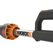 Vedere detaliată a unei scule electrice Worx cu logo pe mâner