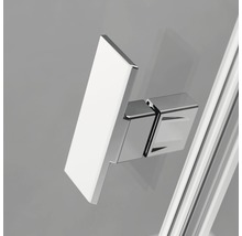 Prim-plan cu accesorii cabină de duș