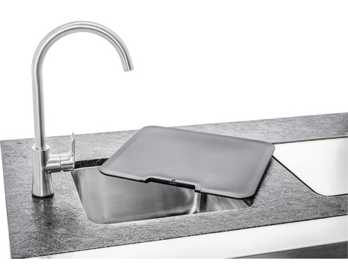 Chiuvetă cu robinet și capac