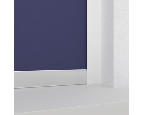 Imagine detaliată a unei plinte și a unui element de toc de ușă