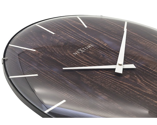 Ceas de perete Nextime cu aspect de lemn și afișaj orar