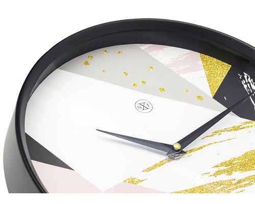 Ceas de perete cu model geometric şi indicatoare