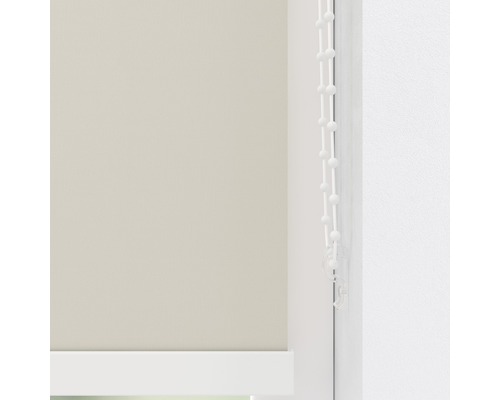 Vizualizare detaliată a unui jaluzele de fereastră cu operare cu lanț.