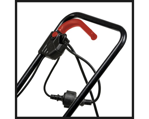 Mâner și comenzi pentru o mașină de tuns iarba