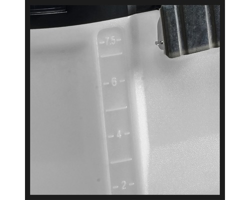 Indicator de nivel pe un recipient cu marcaje de la 2 la 7,5