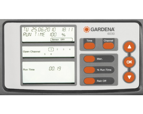Prim-plan cu comenzile computerului de irigare Gardena 6030