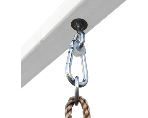 Cârlig de leagăn cu carabină și funie pe o grindă de lemn