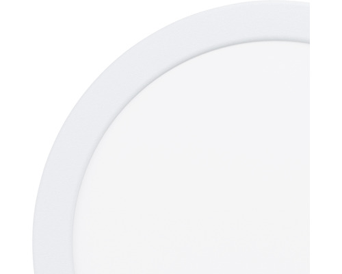 Prim-plan cu o lampă de plafon rotundă