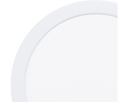 Detaliu al unei lămpi rotunde de tavan