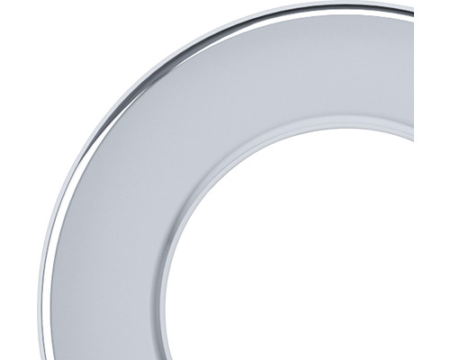 Prim-plan cu un obiect rotund cromat