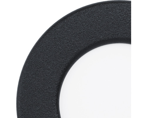 Prim-plan cu inel de etanșare negru