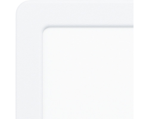 Prim-plan cu cadru alb pentru întrerupător