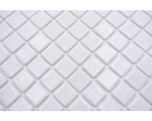 Prim-plan cu plăci de mozaic de sticlă pătrate