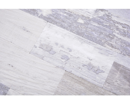 Prim-plan cu podea de vinil cu aspect de lemn