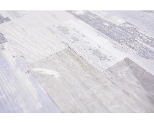 Prim-plan cu panouri cu aspect de lemn