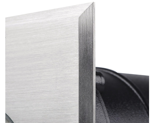 Vedere detaliată a cuțitului de rindeluit