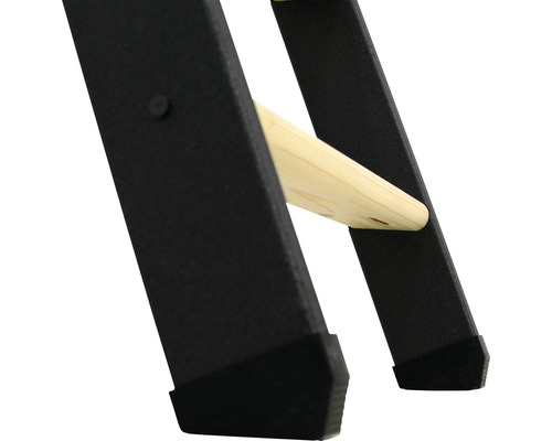 Imagine detaliată cu o scară cu trepte din lemn