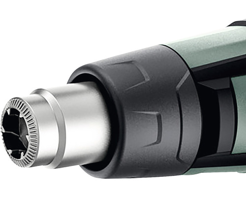 Prim-plan cu capul unei scule electrice