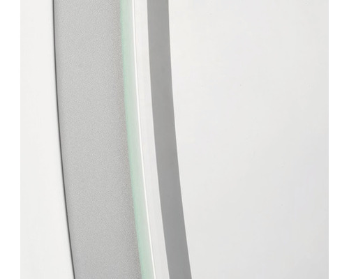 Prim-plan cu cabină de duș cu perete de sticlă