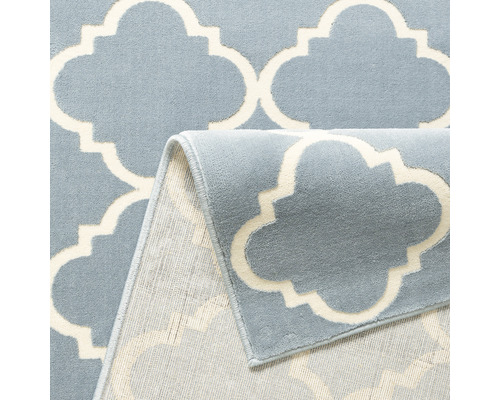 Covor cu model geometric