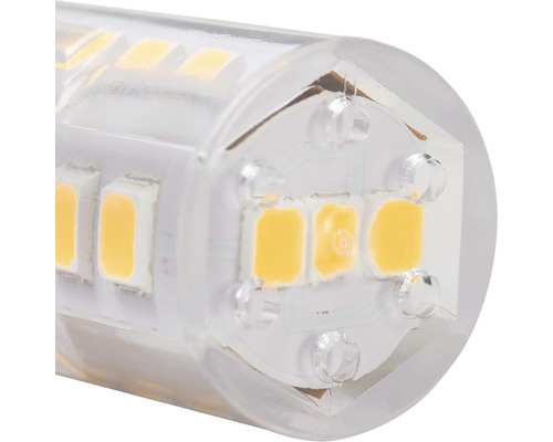 Prim-plan cu bec LED G4