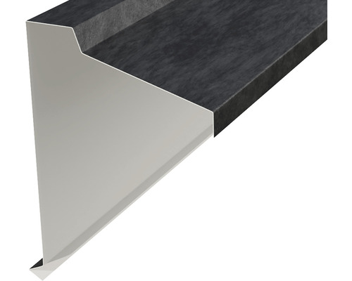 Vizualizare detaliată a unui unghi de margine metalic pentru acoperișuri