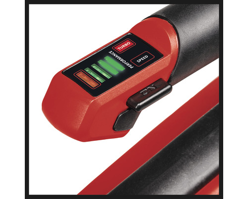 Prim-plan cu o turbină cu indicator de viteză și turbo