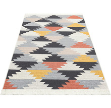 Covor cu model geometric