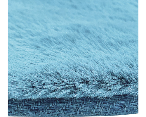 Prim-plan al unui covor cu franjuri