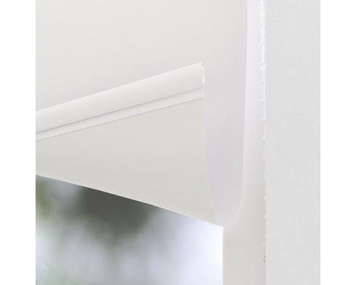 Detaliu al unei rolete albe