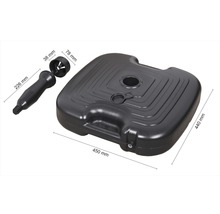 Suport de umbrelă de soare din plastic cu dimensiunile de 450 pe 440 milimetri și accesorii.