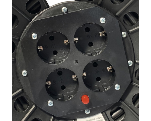 Prelungitor cu patru prize și întrerupător de siguranță roșu