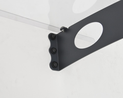 Prim-plan cu o marchiză transparentă cu suport metalic