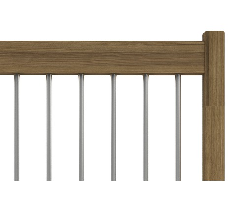 Imagine detaliată a unei balustrade cu mână curentă din lemn și bare metalice