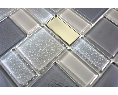 Prim-plan cu plăci de mozaic din sticlă