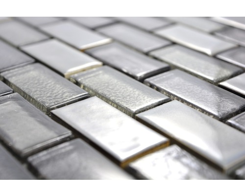 Model de plăci de mozaic de culoare argintie în orientare orizontală